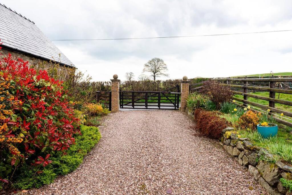 The Retreat Villa Llanrhaeadr-ym-Mochnant ภายนอก รูปภาพ