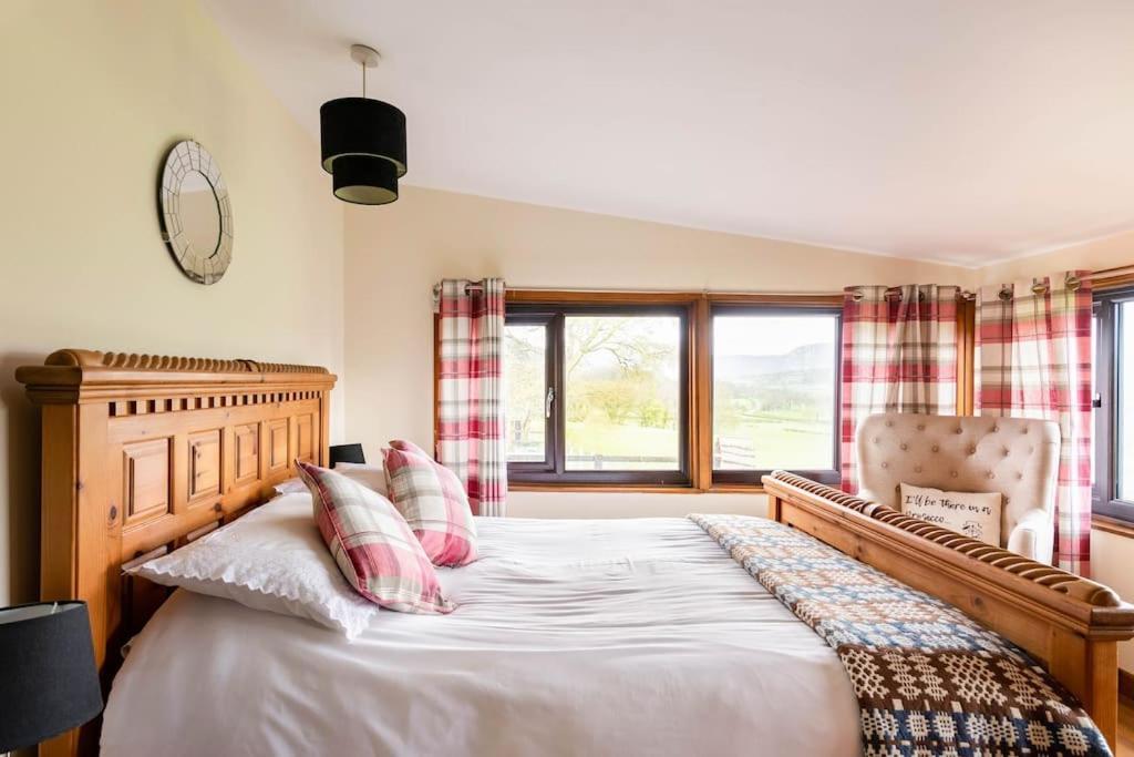 The Retreat Villa Llanrhaeadr-ym-Mochnant ภายนอก รูปภาพ