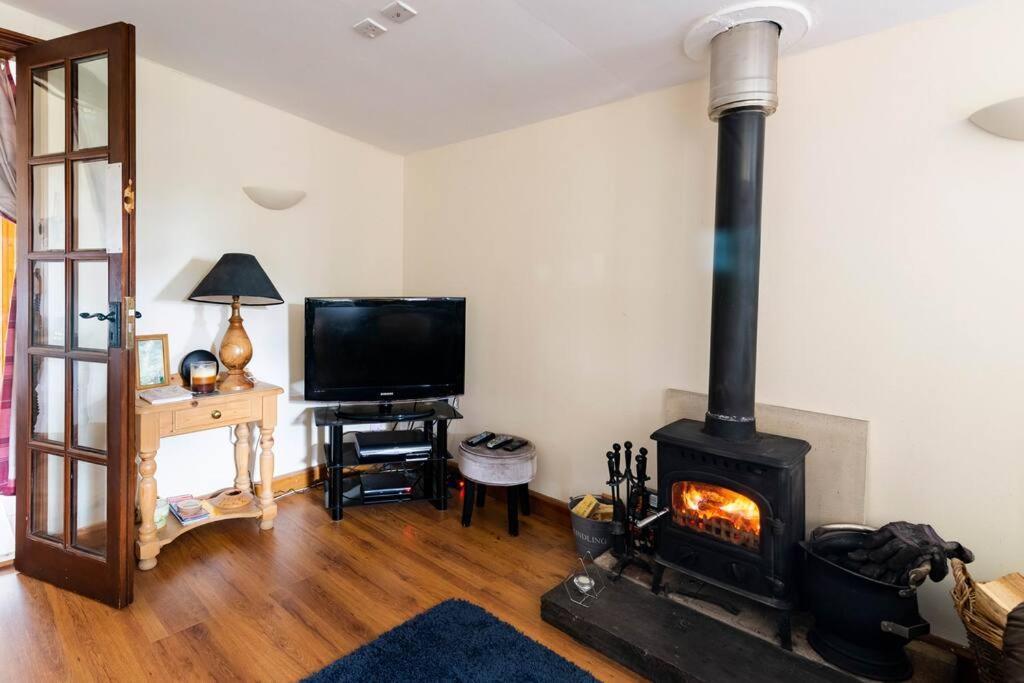 The Retreat Villa Llanrhaeadr-ym-Mochnant ภายนอก รูปภาพ
